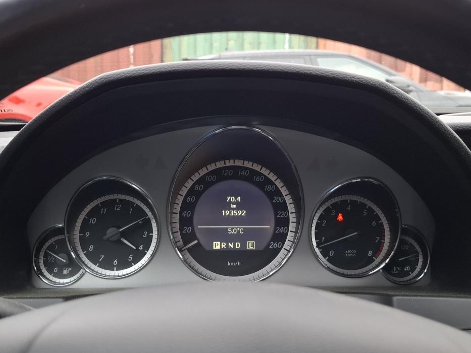 MERCEDES-BENZ E 2011