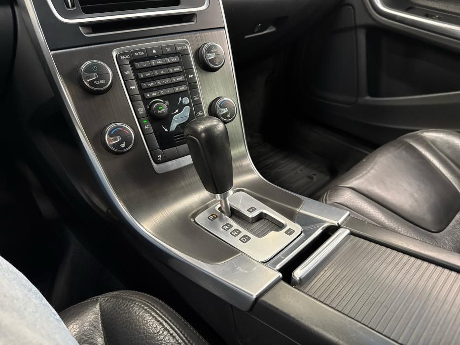 VOLVO V60 2011