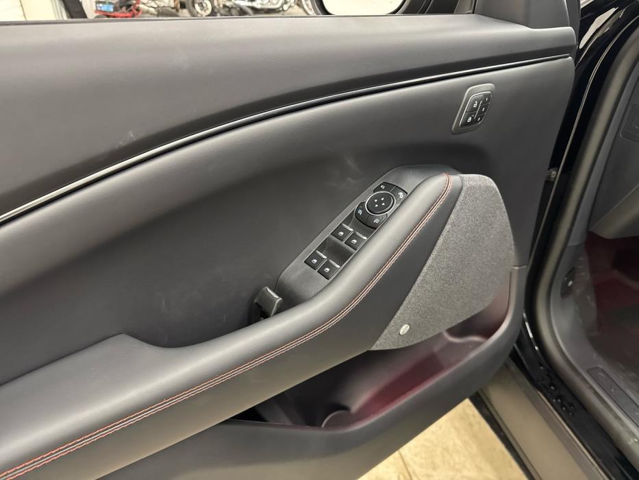 FORD Mustang Mach-E 2025