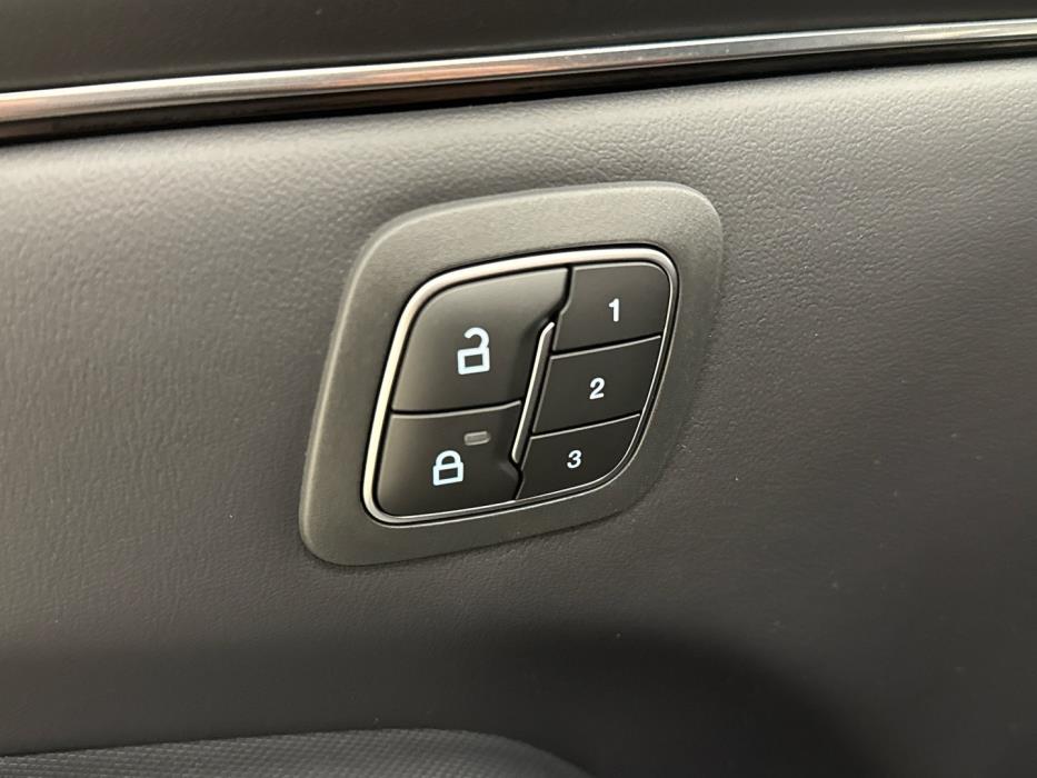 FORD Mustang Mach-E 2025