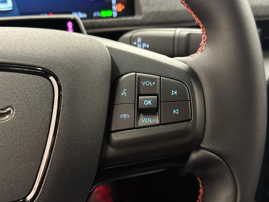 FORD Mustang Mach-E 2025