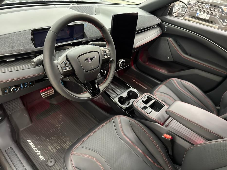 FORD Mustang Mach-E 2025