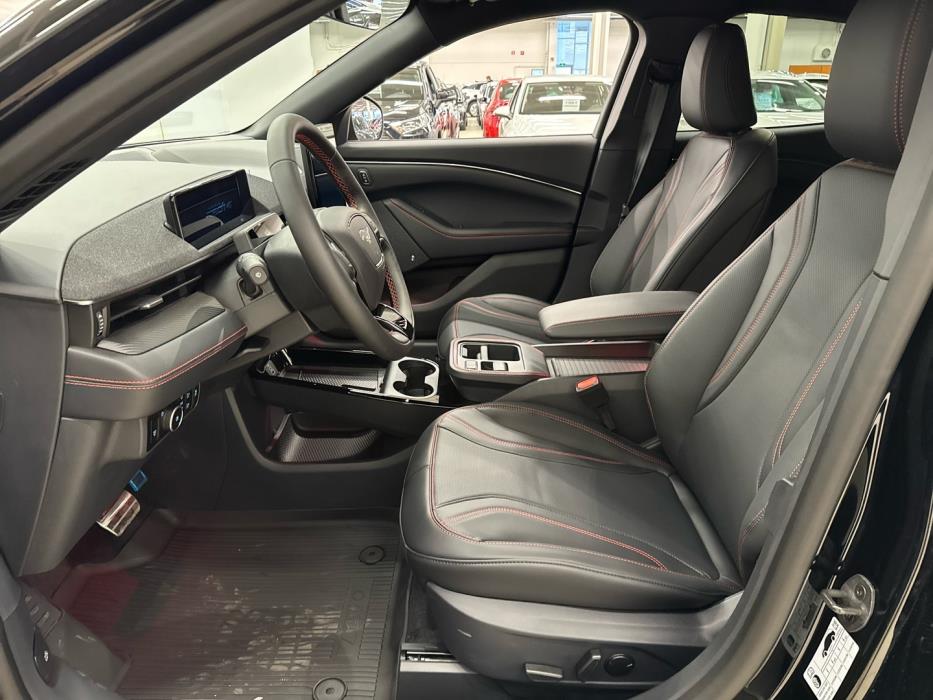 FORD Mustang Mach-E 2025