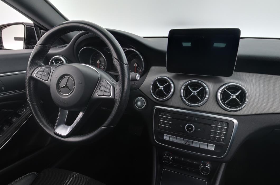 MERCEDES-BENZ CLA 2016