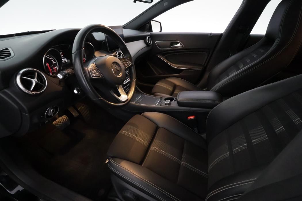MERCEDES-BENZ CLA 2016