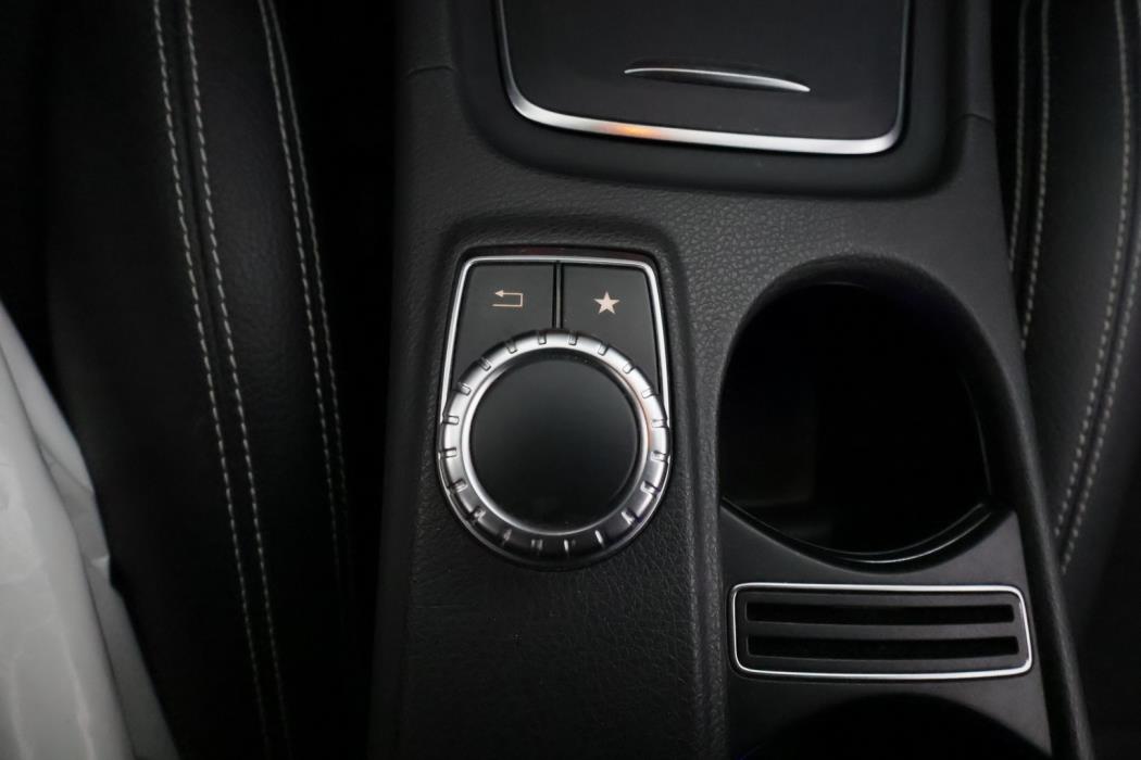 MERCEDES-BENZ CLA 2016