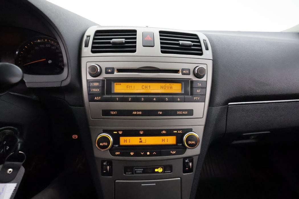 TOYOTA Avensis 2010