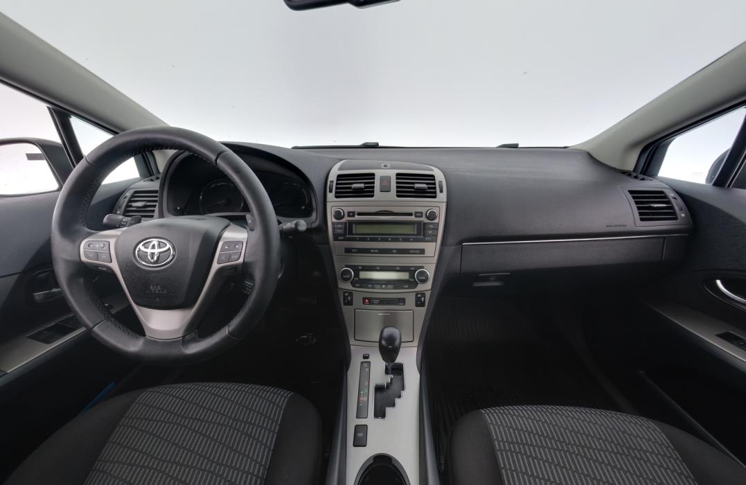 TOYOTA Avensis 2010