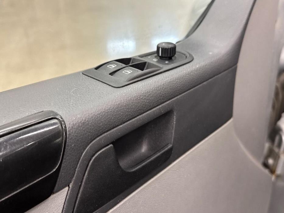 VOLKSWAGEN Transporter 2013