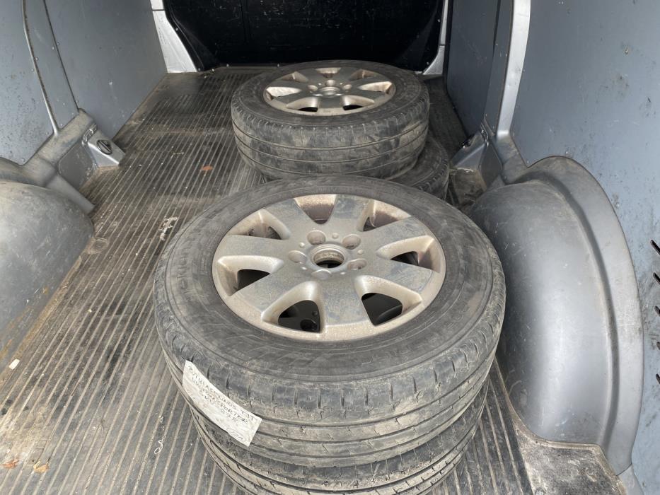 VOLKSWAGEN Transporter 2013