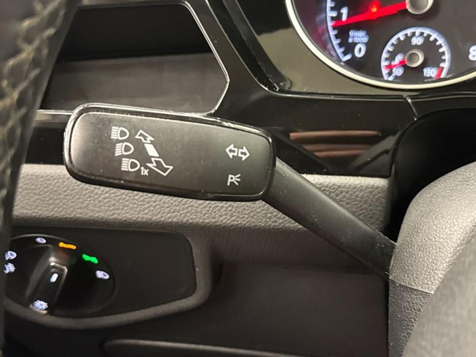 VOLKSWAGEN Touran 2017