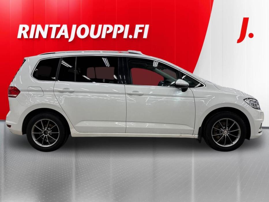 VOLKSWAGEN Touran 2017