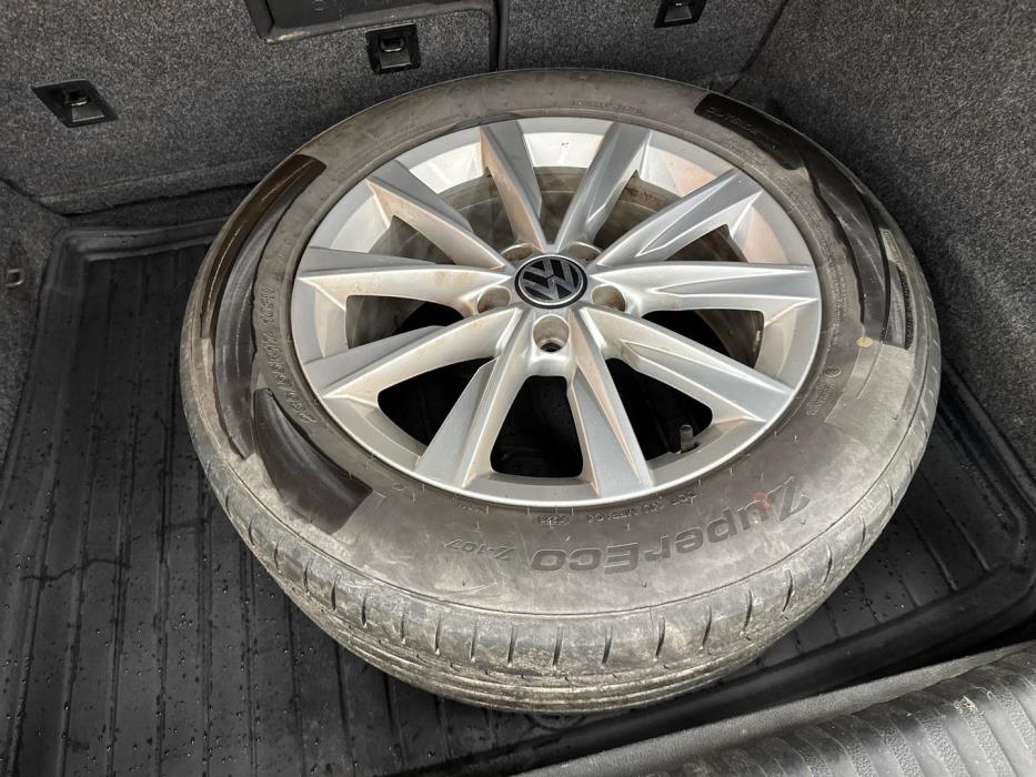 VOLKSWAGEN Tiguan 2013