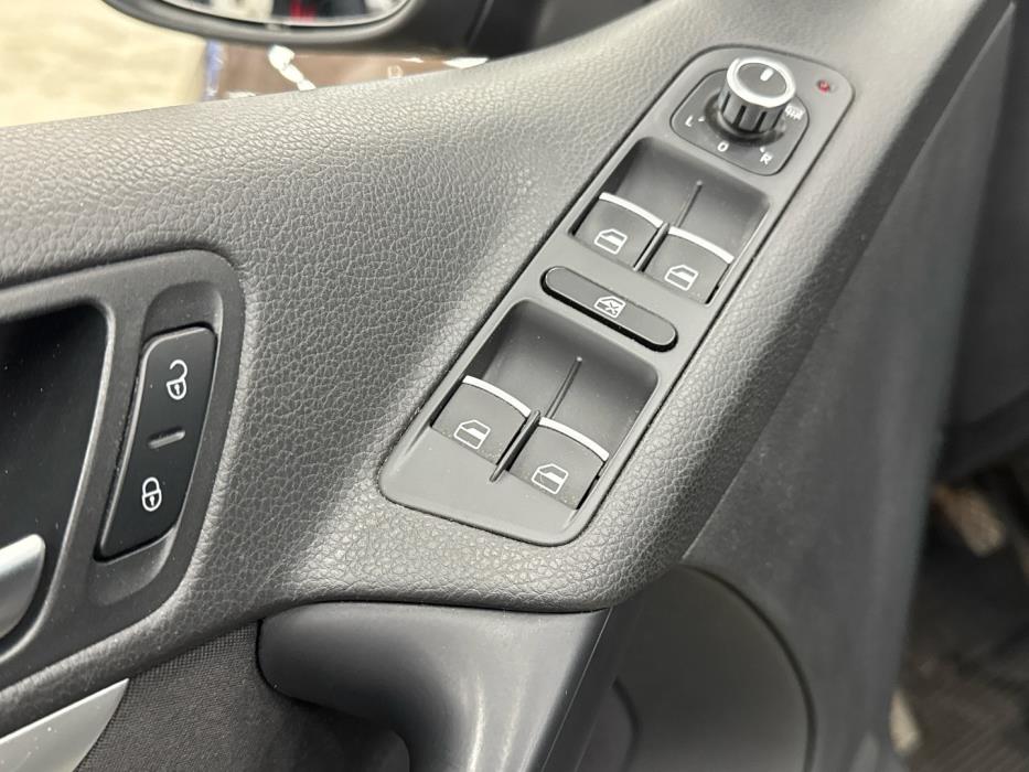 VOLKSWAGEN Tiguan 2013