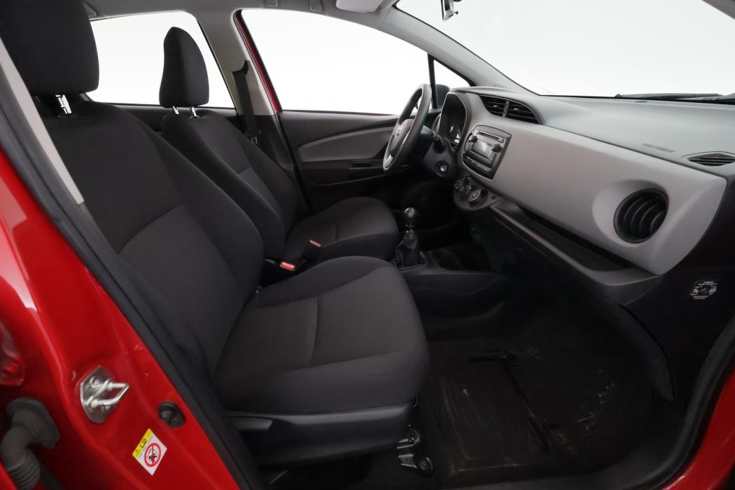 TOYOTA Yaris 2016