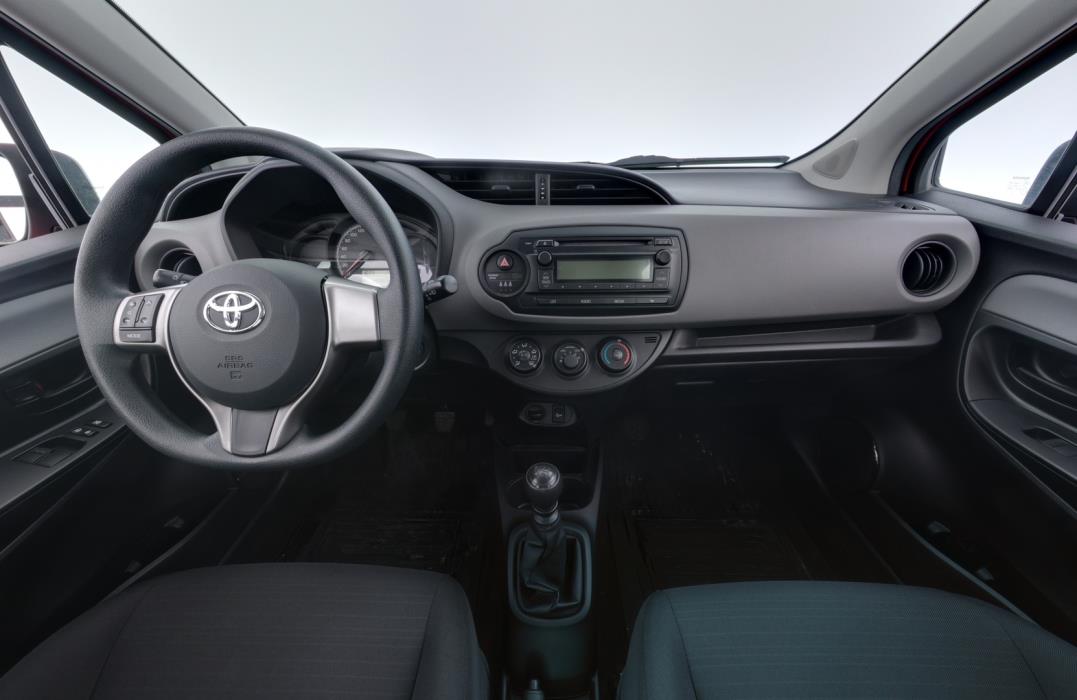 TOYOTA Yaris 2016