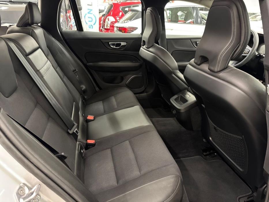 VOLVO V60 2020