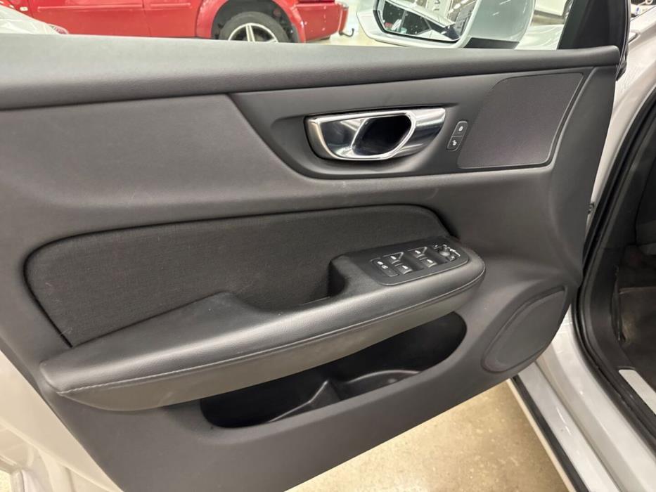 VOLVO V60 2020