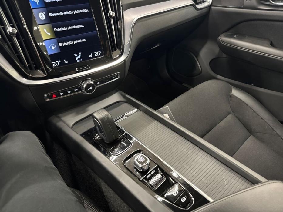 VOLVO V60 2020