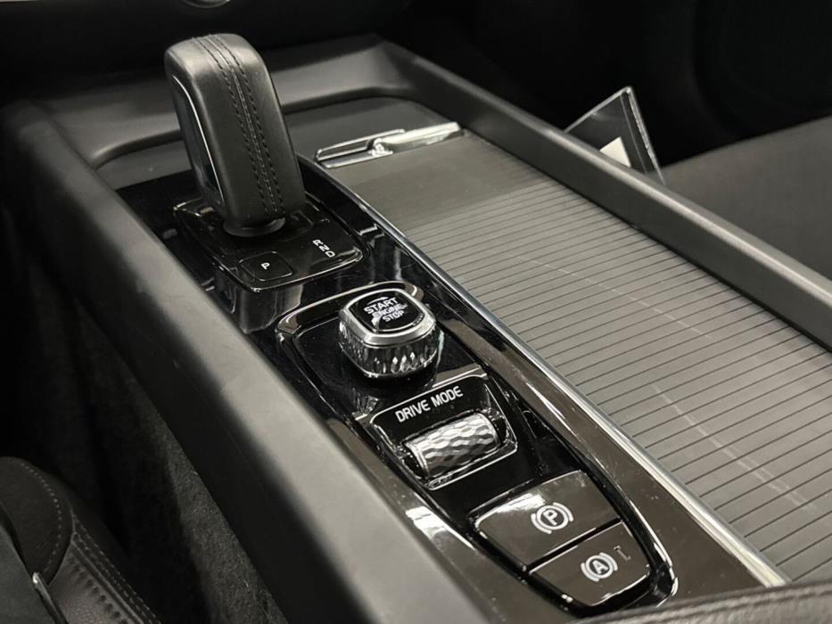 VOLVO V60 2020