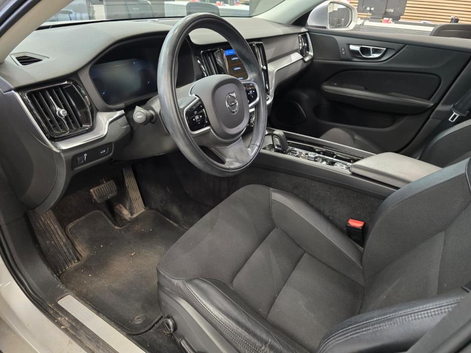 VOLVO V60 2020