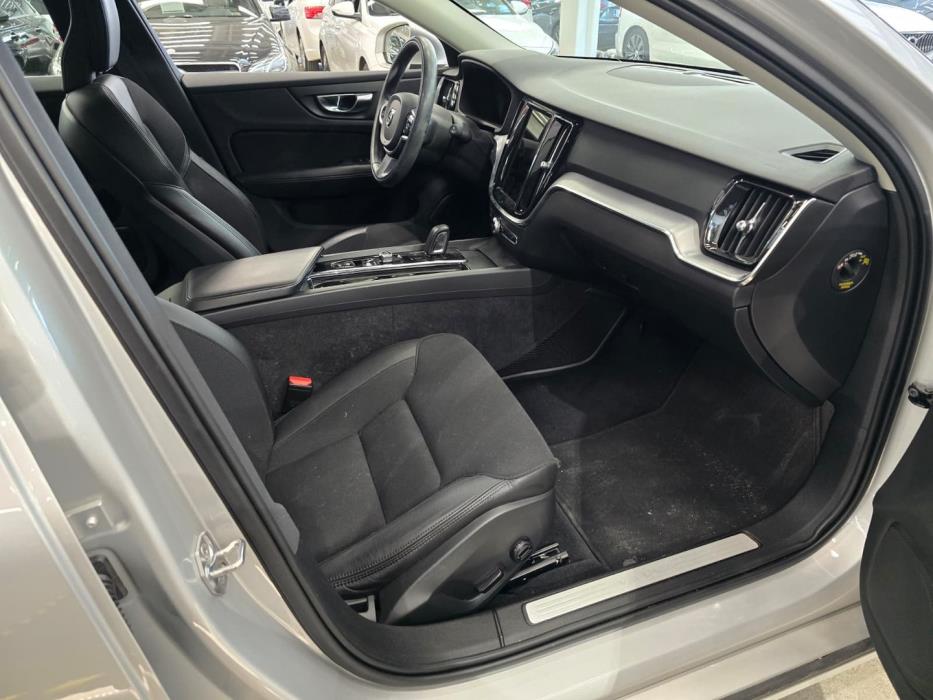 VOLVO V60 2020
