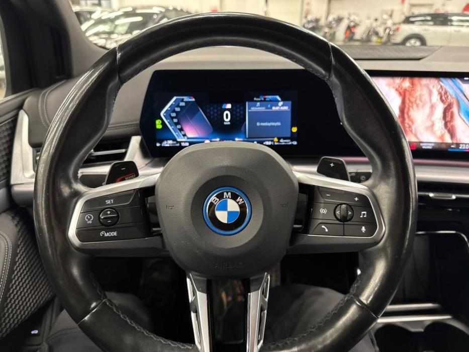 BMW 225 2023