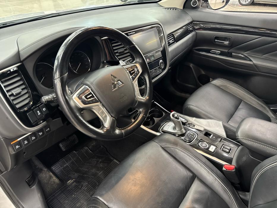 MITSUBISHI Outlander PHEV 2018
