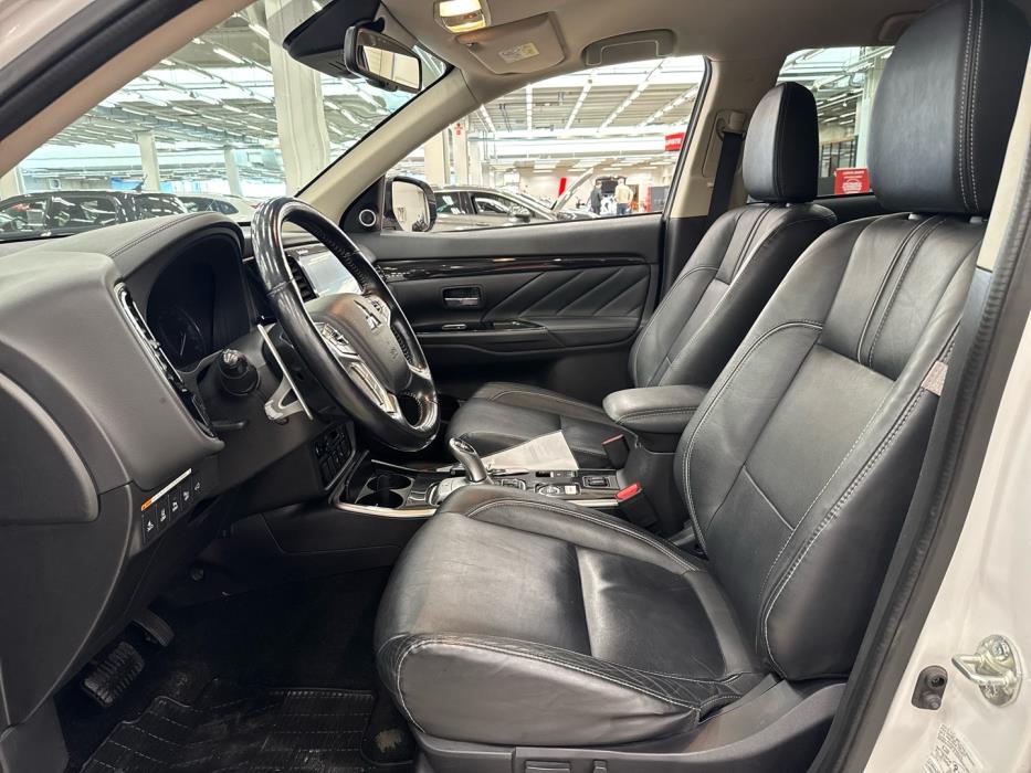 MITSUBISHI Outlander PHEV 2018