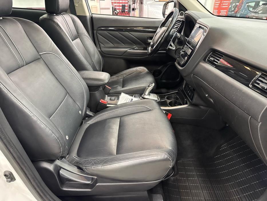 MITSUBISHI Outlander PHEV 2018