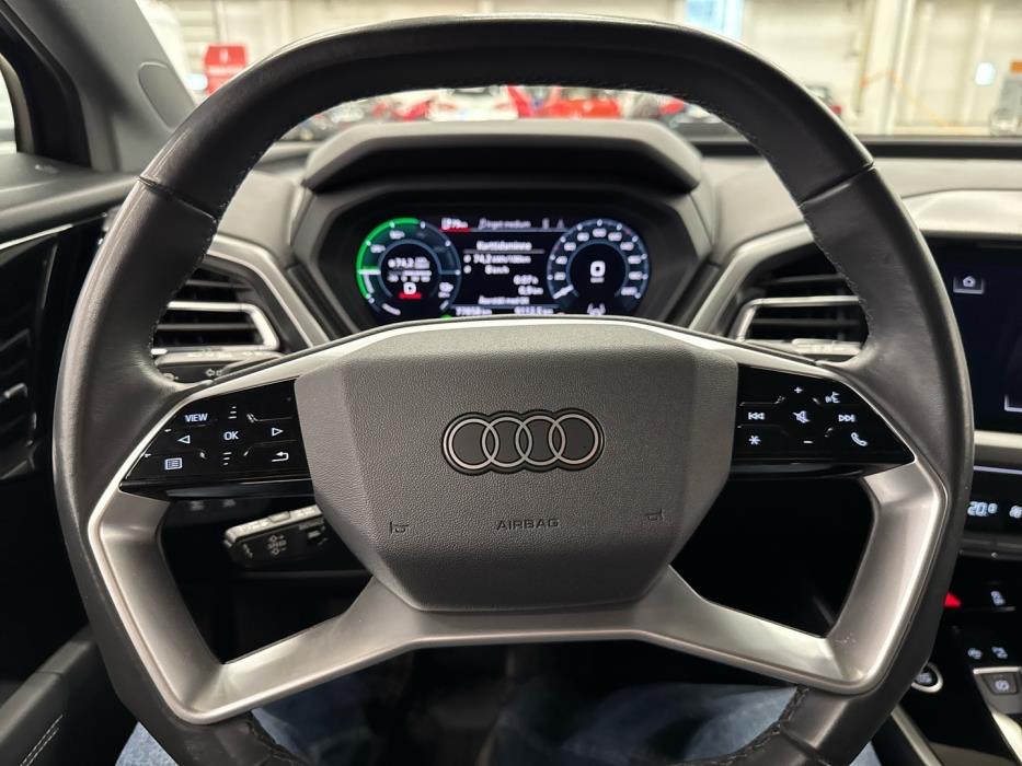 AUDI Q4 e-tron 2022