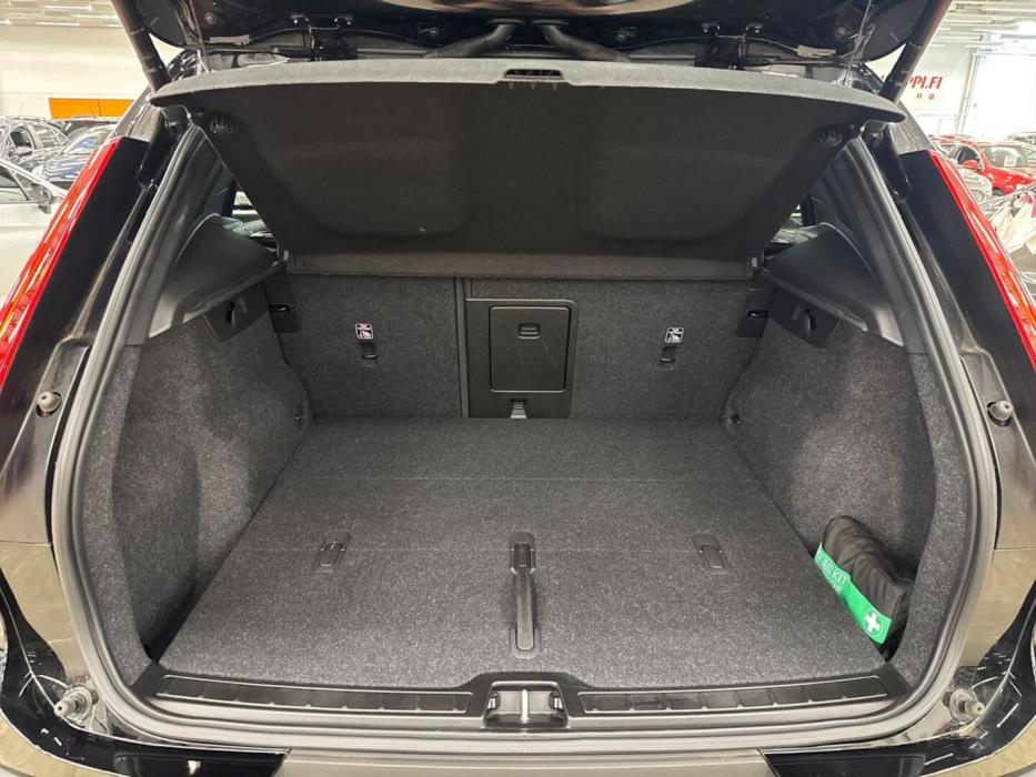 VOLVO XC40 2022