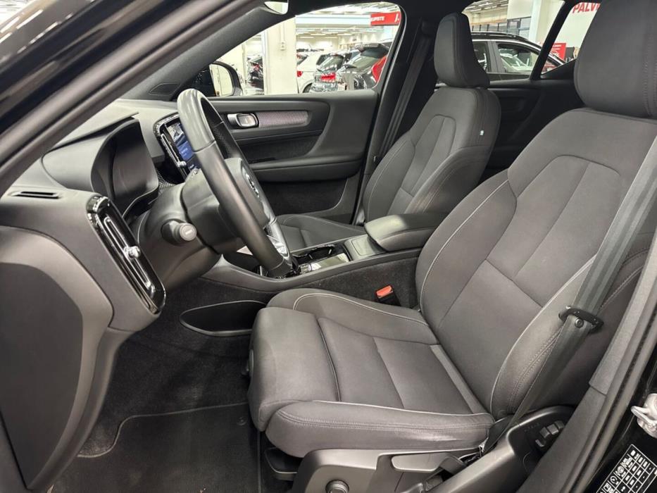 VOLVO XC40 2022