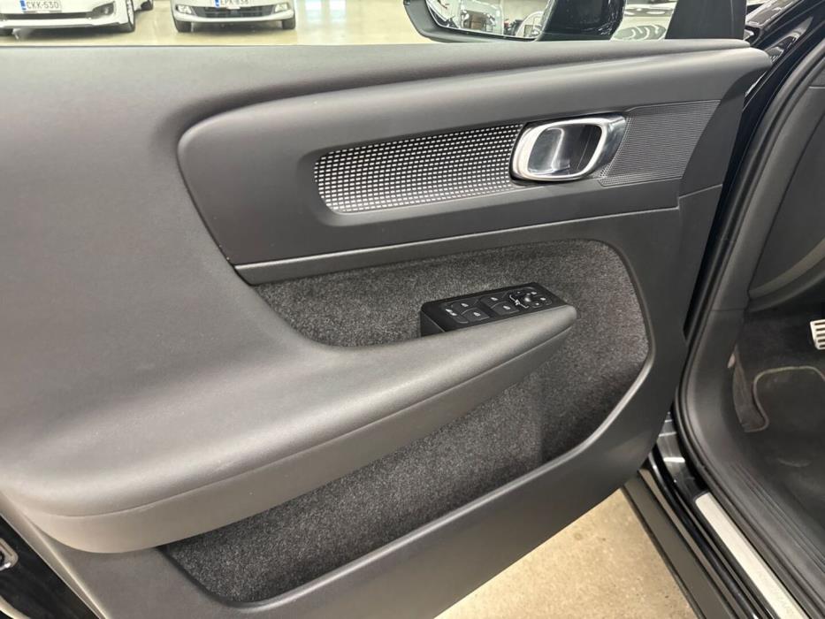 VOLVO XC40 2022