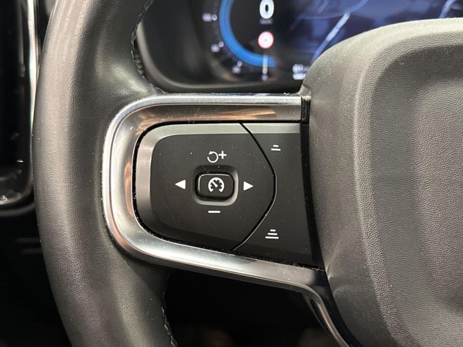 VOLVO XC40 2022