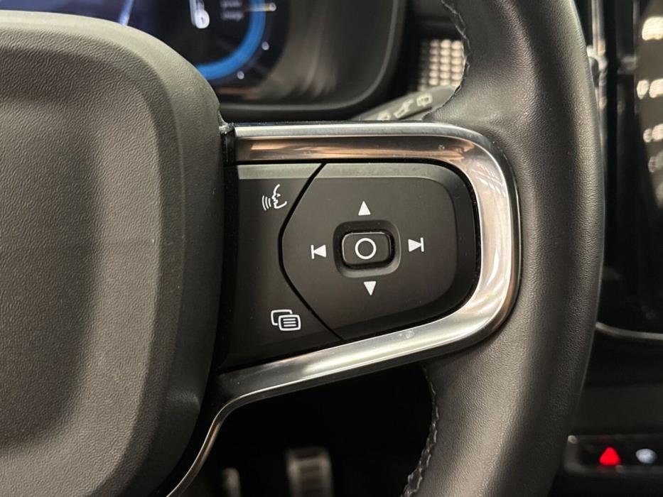 VOLVO XC40 2022