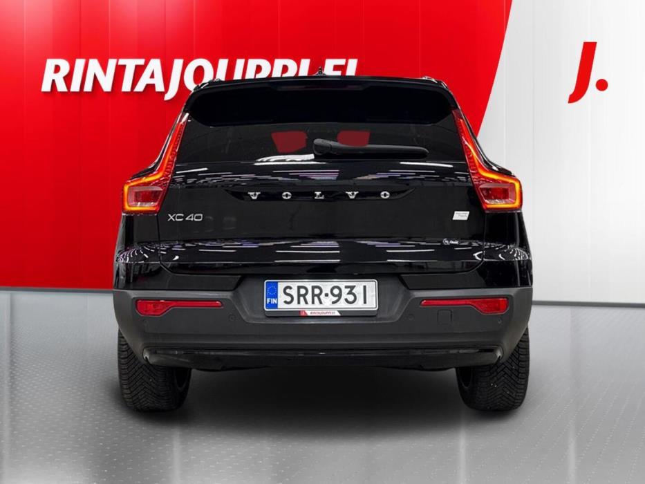 VOLVO XC40 2022