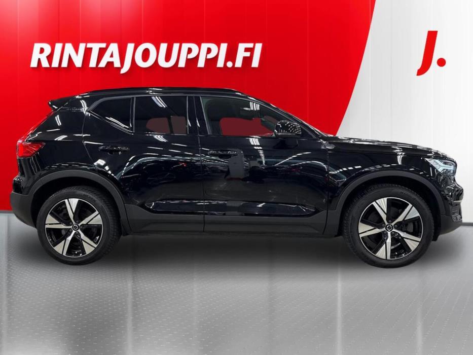 VOLVO XC40 2022