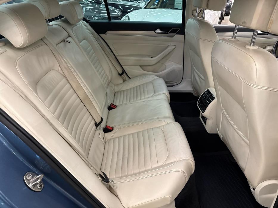 VOLKSWAGEN Passat 2015