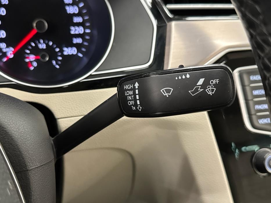 VOLKSWAGEN Passat 2015