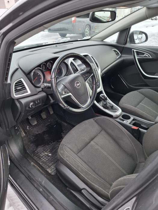 OPEL Astra 2012