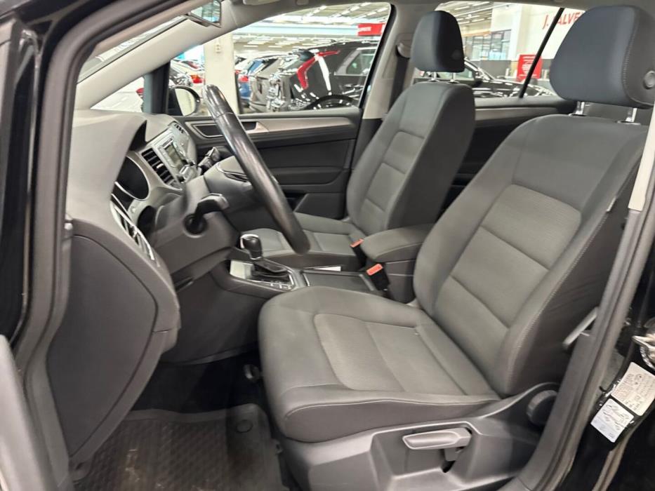 VOLKSWAGEN Golf Sportsvan 2014