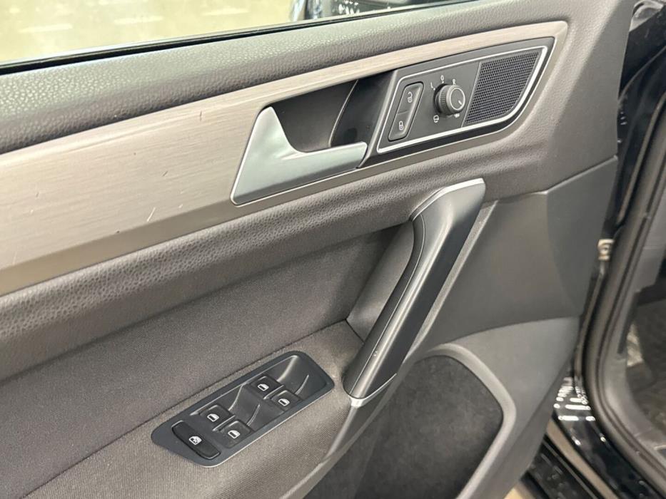 VOLKSWAGEN Golf Sportsvan 2014