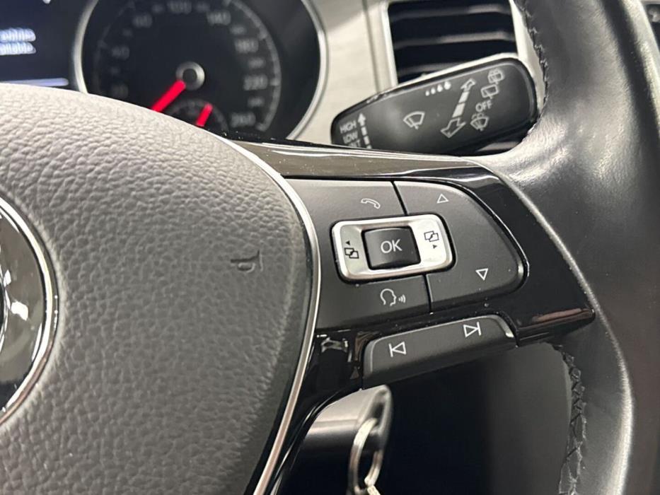 VOLKSWAGEN Golf Sportsvan 2014