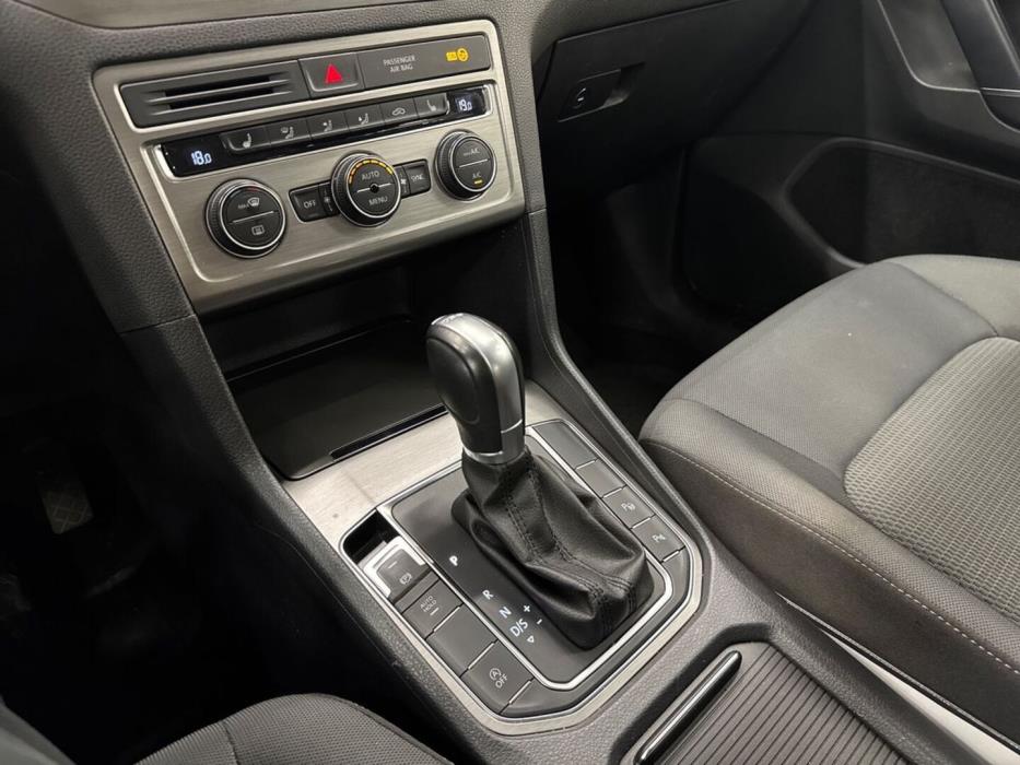 VOLKSWAGEN Golf Sportsvan 2014