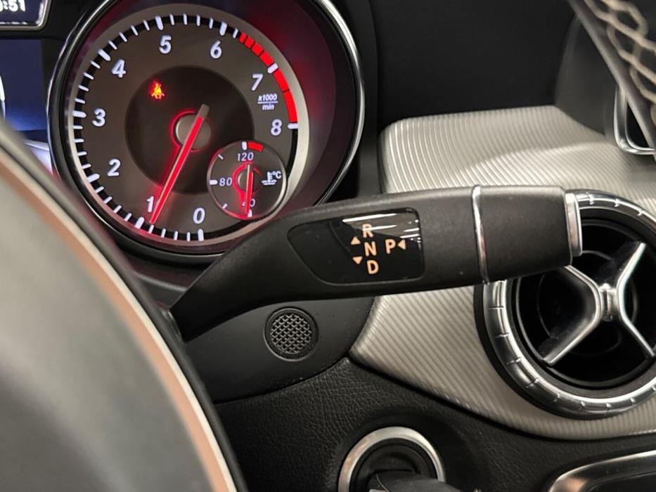 MERCEDES-BENZ CLA 2015