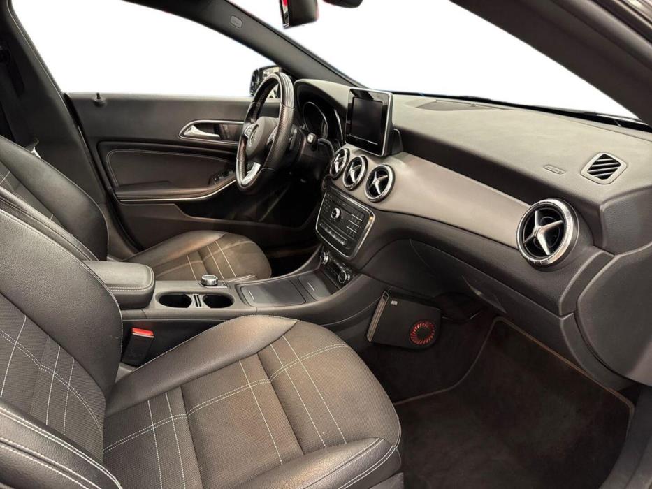 MERCEDES-BENZ CLA 2015