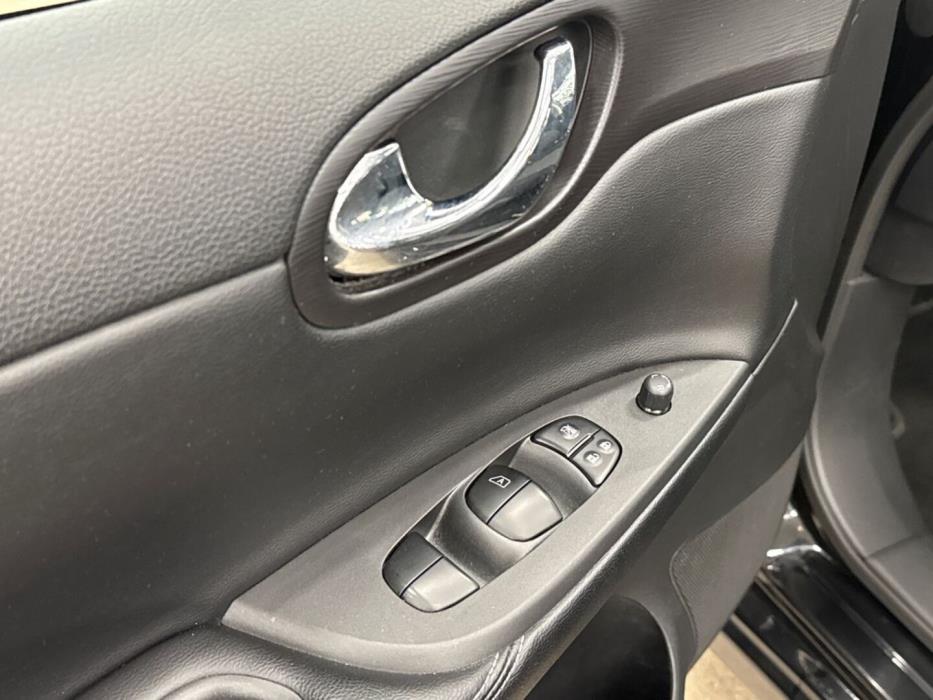 NISSAN Pulsar 2015