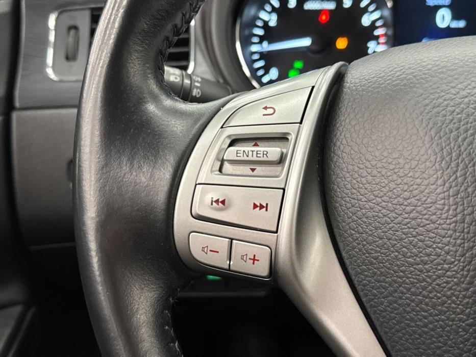 NISSAN Pulsar 2015