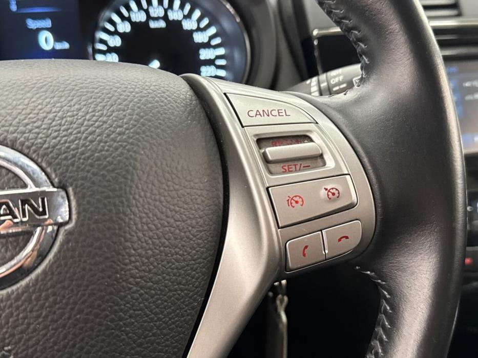 NISSAN Pulsar 2015